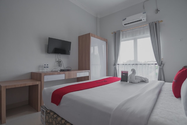 レッドドアーズ ニア ヘルメス プレイス ポロニア メダン