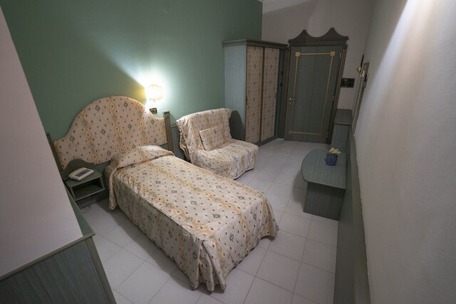 クリスタル パレス ホテル