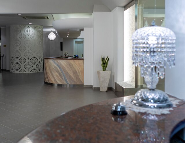 クリスタル パレス ホテル