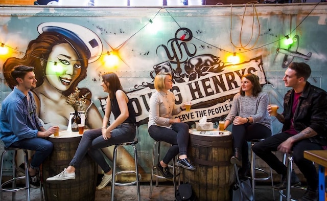 ウーバー シック ニュータウン デザイナー パッド H392