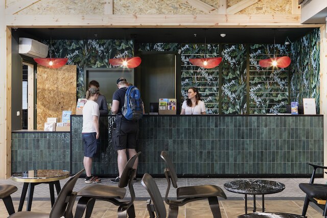 ザ スポット ホステル