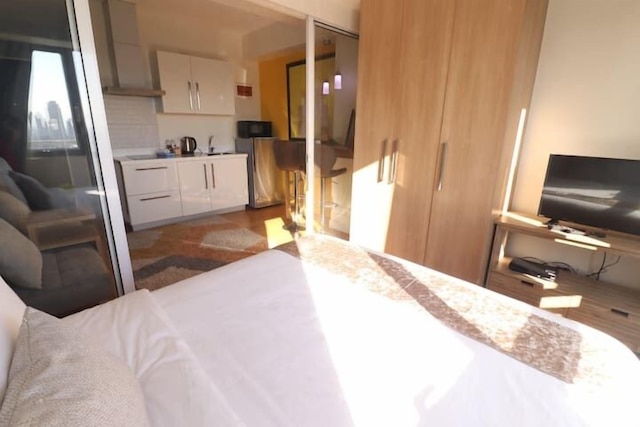 オアシス リージェンシー アット アクア プライベート レジデンシズ - リビングストーン