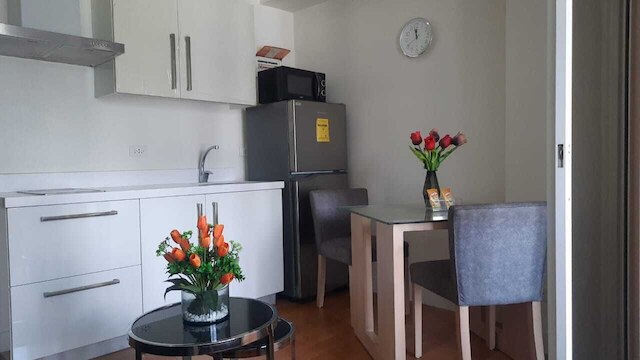 オアシス リージェンシー アット アクア プライベート レジデンシズ - リビングストーン