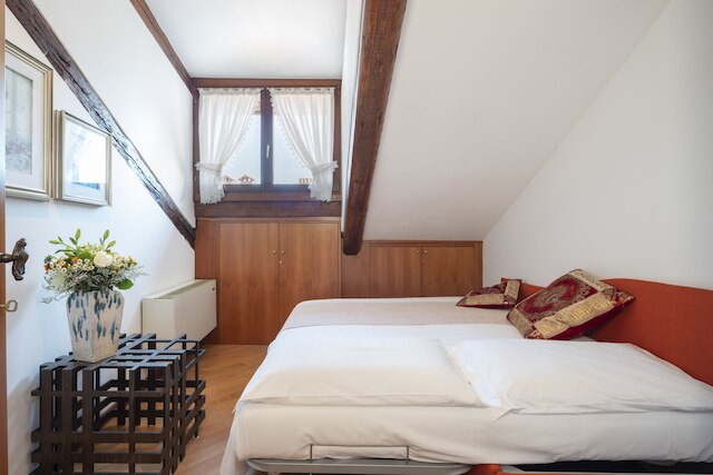 Ve.N.I.Ce セラ エンジェルズ アティック