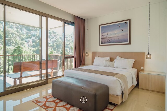 ナルワストゥ ヒル 6ベッドルーム ヴィラ ウィズ プール アンド ムービールーム