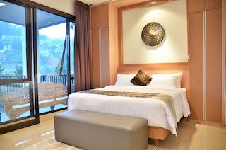 ナルワストゥ ヒル 6ベッドルーム ヴィラ ウィズ プール アンド ムービールーム