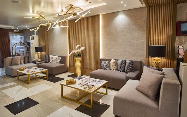 J7 ホテル イロイロ