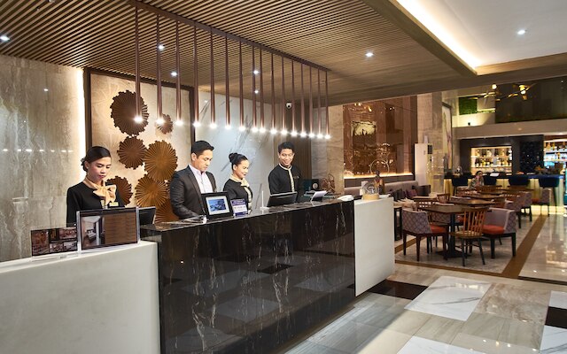 J7 ホテル イロイロ