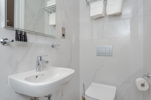 アレクサンダー アパートメンツ