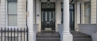 アレクサンダー アパートメンツ