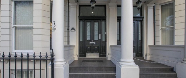 アレクサンダー アパートメンツ