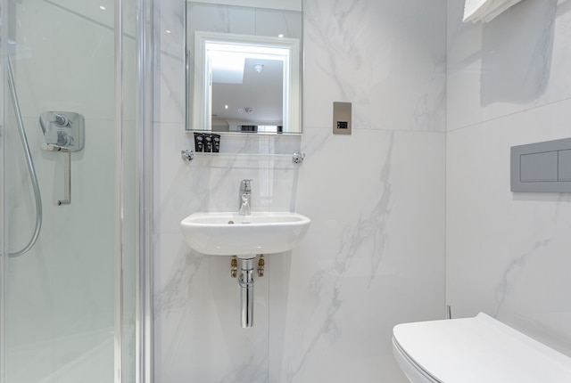 アレクサンダー アパートメンツ