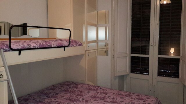 アンダー40 - スチューデンツ アパートメント - アダルツ オンリー