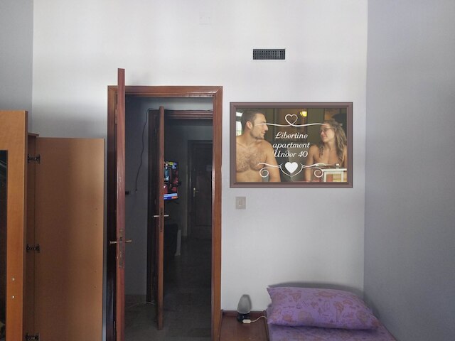 アンダー40 - スチューデンツ アパートメント - アダルツ オンリー