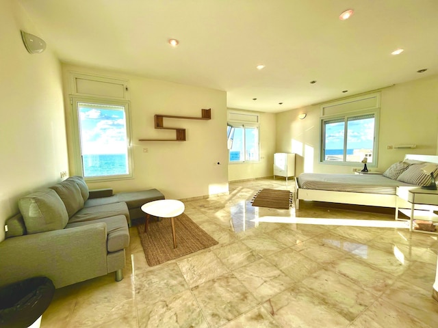 海が見える高級アパート、ベッドルーム 3 室、プール、スパ、ジムあり