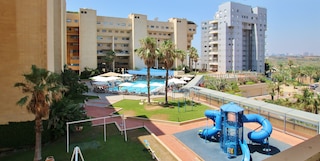 海が見える高級アパート、ベッドルーム 3 室、プール、スパ、ジムあり