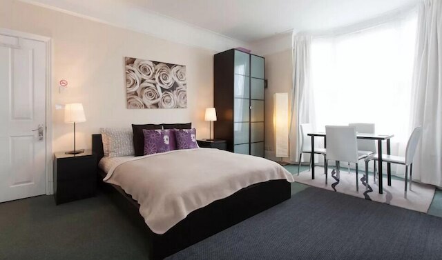 ホーム 2 ホーム ルームズ