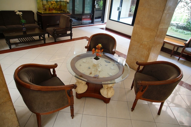 ホテル ヌサンタラ インダー シャリア