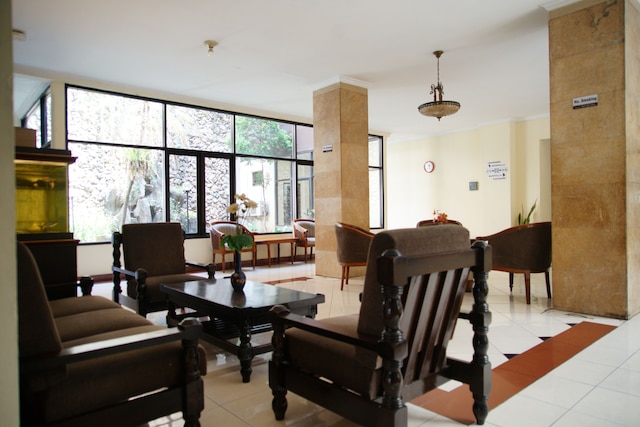 ホテル ヌサンタラ インダー シャリア