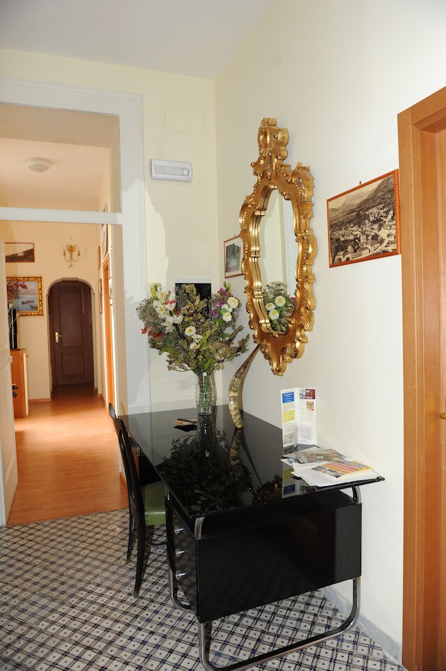 コメ ディカント ア ナポリ