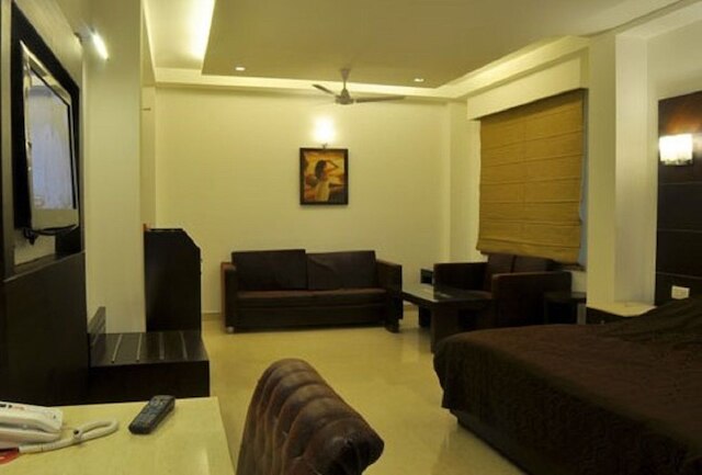 ザ メトロポリス ゲストハウス ニア RK アシュラム メトロ ステーション