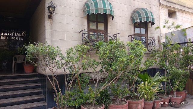 ザ メトロポリス ゲストハウス ニア RK アシュラム メトロ ステーション