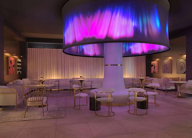 アンガッド アーツ オテル セントルイス、タペストリー コレクション バイ ヒルトン