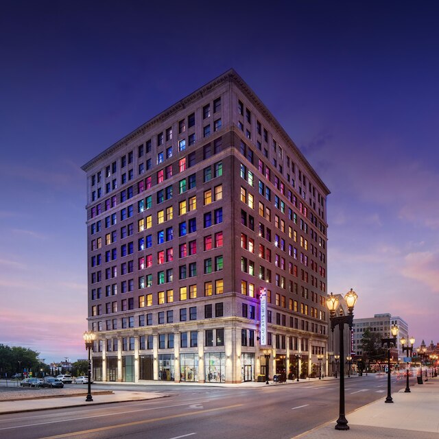 アンガッド アーツ オテル セントルイス、タペストリー コレクション バイ ヒルトン