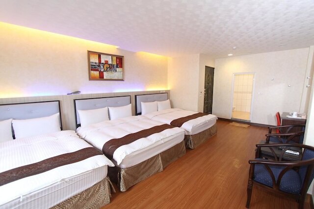 ファ ドン ホテル (華登休閒旅館)