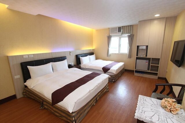 ファ ドン ホテル (華登休閒旅館)