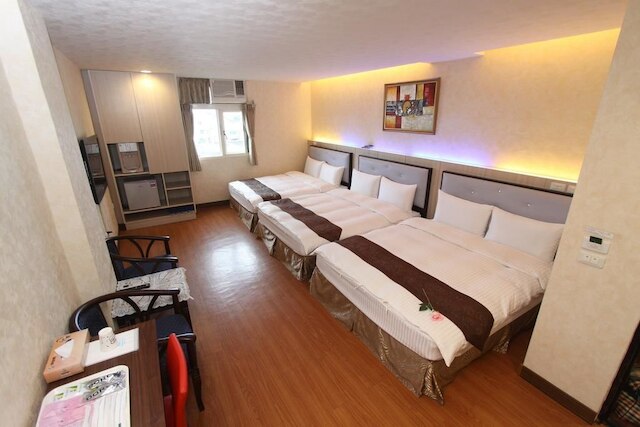 ファ ドン ホテル (華登休閒旅館)