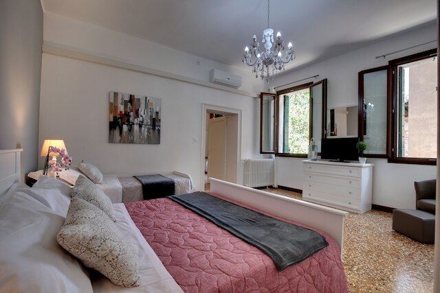 アカデミア オペラ デラックス