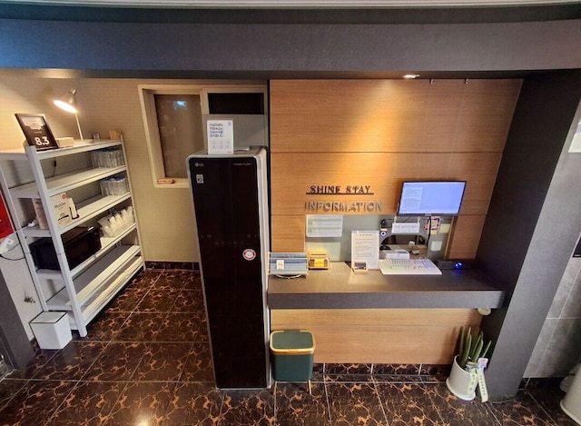 シャイン ホテル