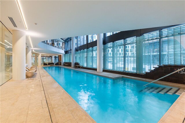 APC オン コリンズ