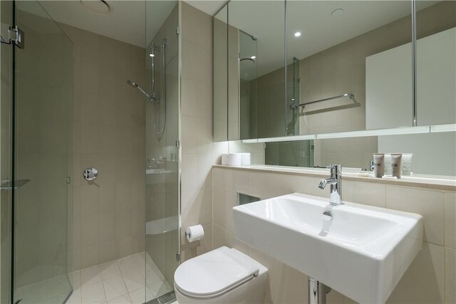 APC オン コリンズ