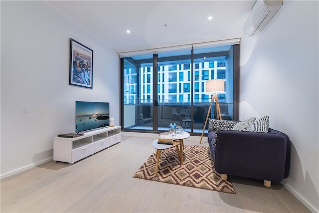 APC オン コリンズ