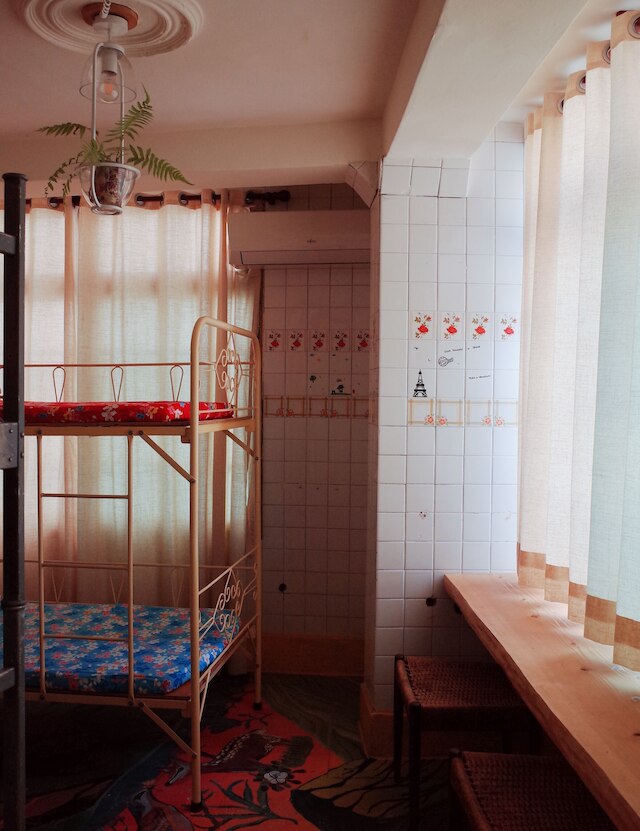 ニート ホステル