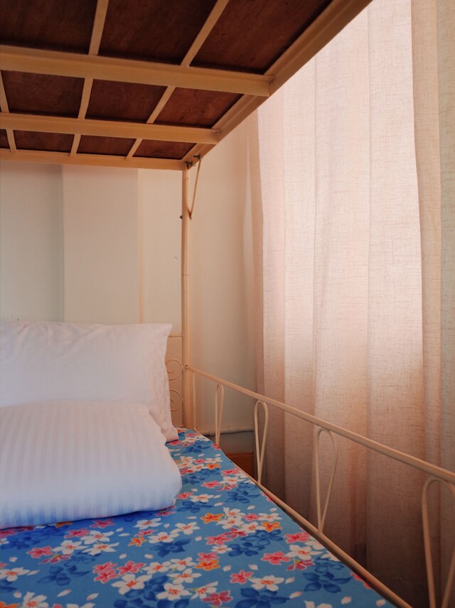 ニート ホステル