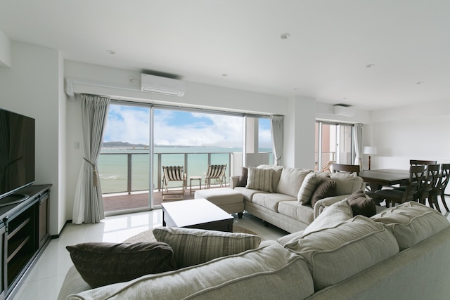 ハイドアウト・オキナワ・ウルマ