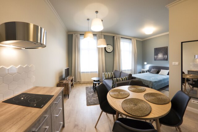 リスター アパートメンツ