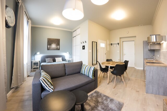 リスター アパートメンツ