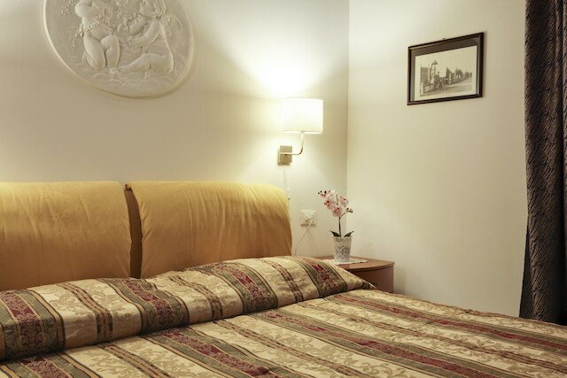 エンジェルズ - WR アパートメンツ