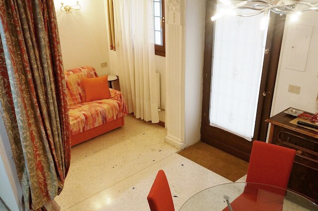 サンライズ - WR アパートメンツ