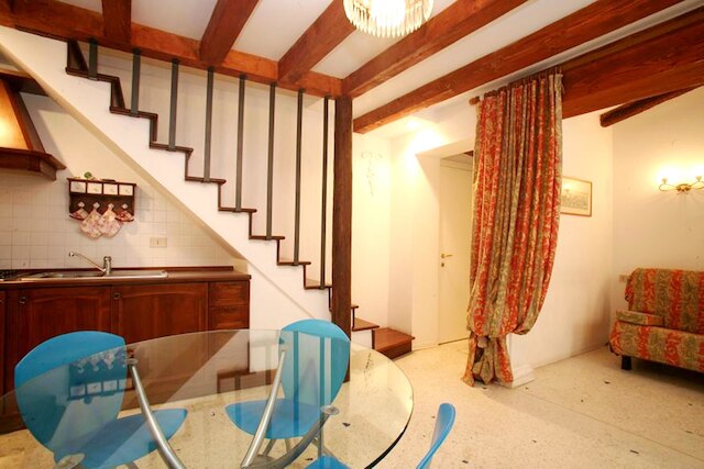 サンライズ - WR アパートメンツ