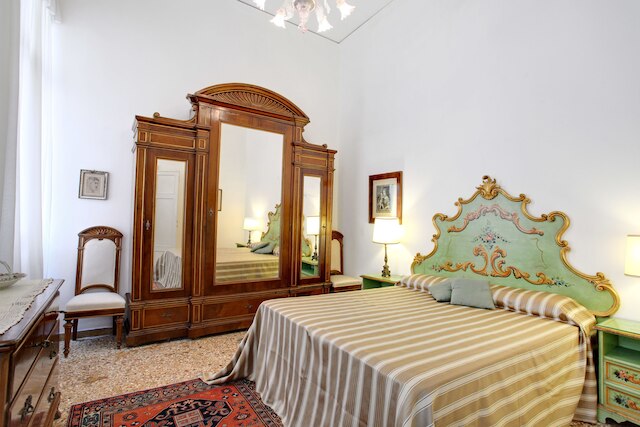 テスタ - WR アパートメンツ