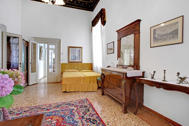 テスタ - WR アパートメンツ