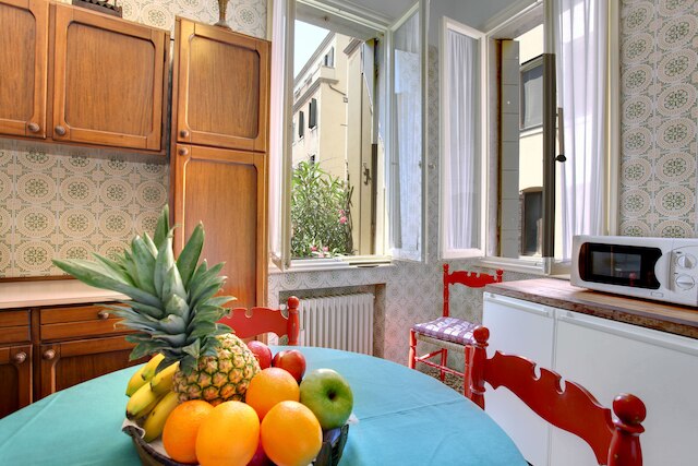 テスタ - WR アパートメンツ