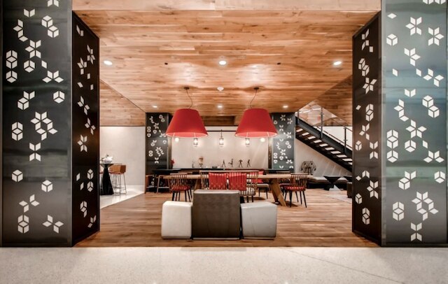 ブルーバード スイーツ ニア ペンタゴン