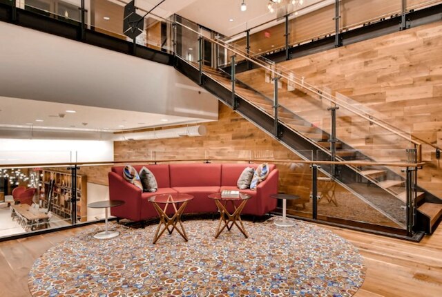 ブルーバード スイーツ ニア ペンタゴン