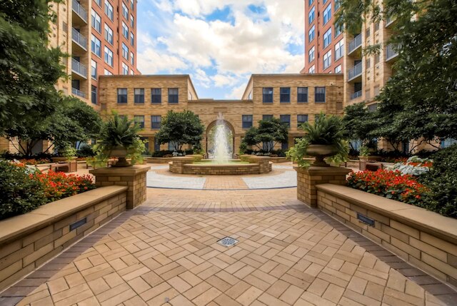 ブルーバード スイーツ イン クリスタル シティ